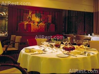 Holiday Inn Attica Avenue 9